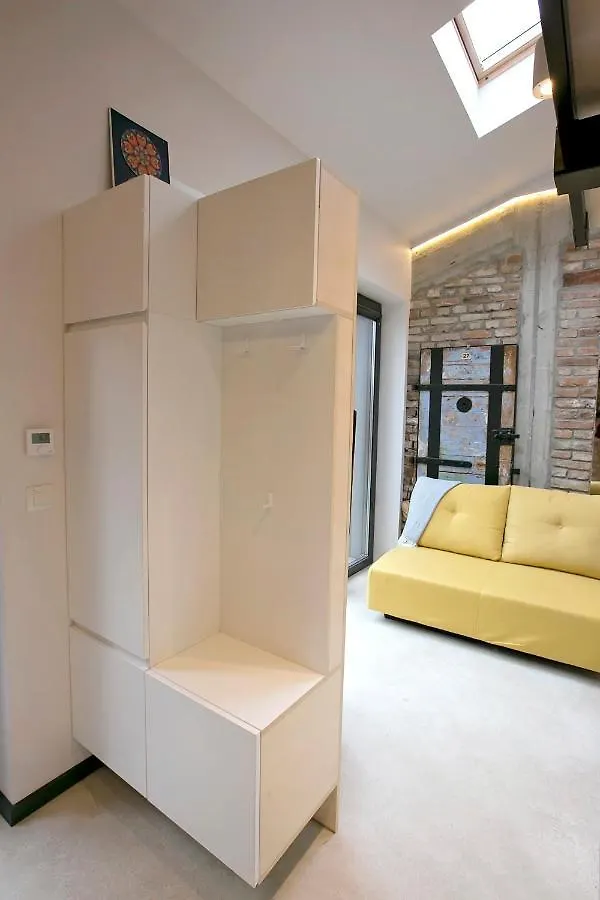 וארנה Studio 27 דירה