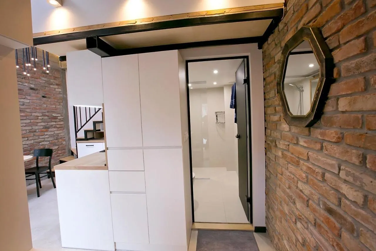 וארנה Studio 27