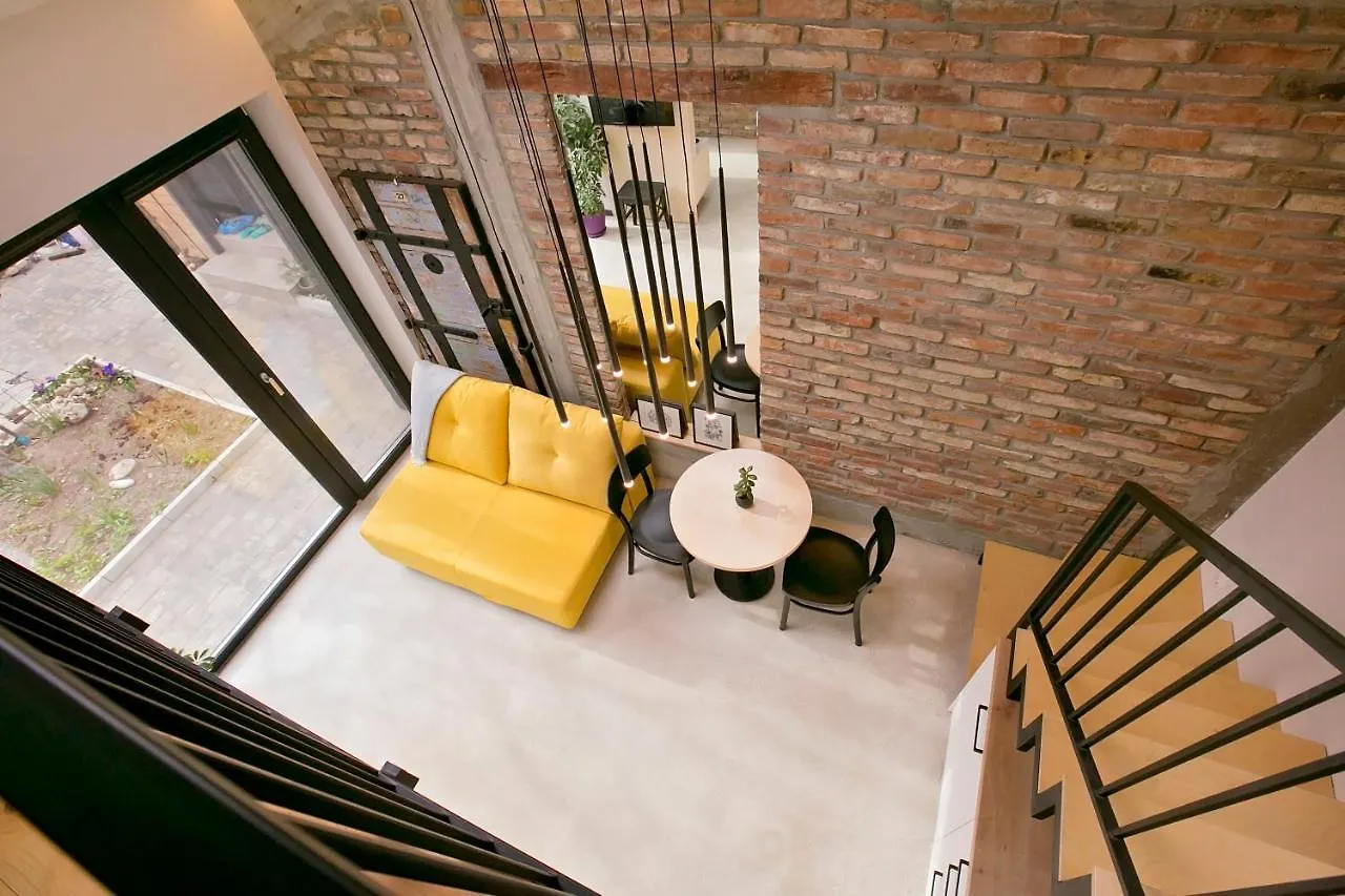 וארנה Studio 27