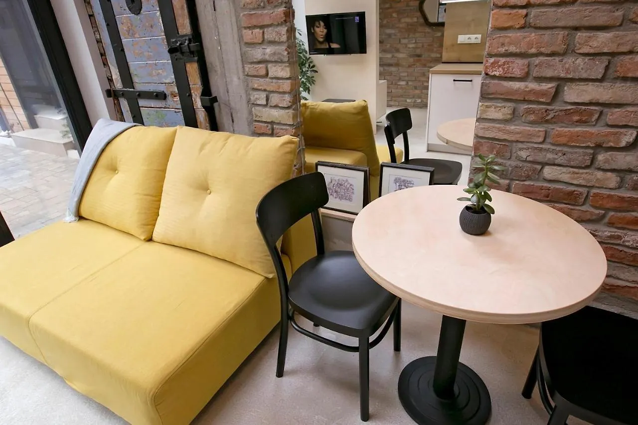 דירה וארנה Studio 27